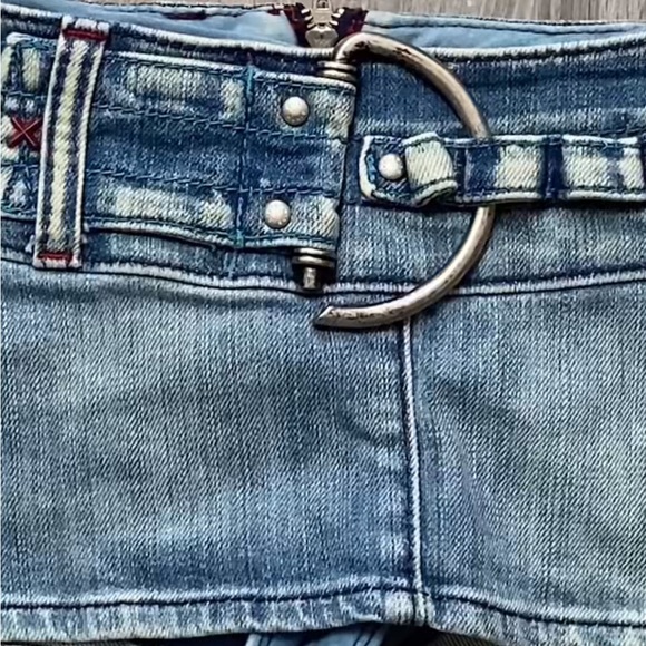 LOOKING FOR - Picture 2 of 6